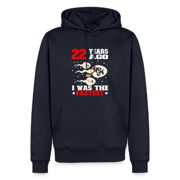 Lustiger Geburtstagsspruch 22 Jahre Alt - Männer Premium Bio Hoodie - Navy - Vorne - Nico (187cm)
