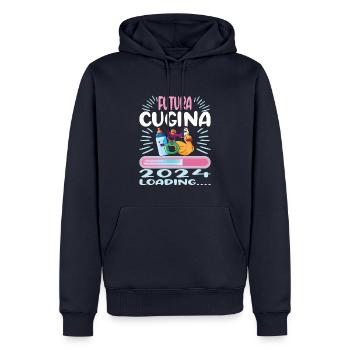 größeCousine werden Cousine 2024 - Männer Premium Bio Hoodie - Navy - Vorne - Nico (187cm)