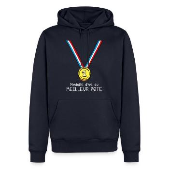 T-shirt Médaille d'or du meilleur pote - Sweat à capuche Premium bio Homme - bleu marine - Devant - Nico (187cm)