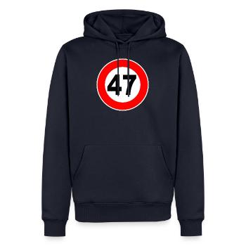 Anniversaire - 47 - Célébration - Panneau de signalisation - Sweat à capuche Premium bio Homme - bleu marine - Devant - Nico (187cm)