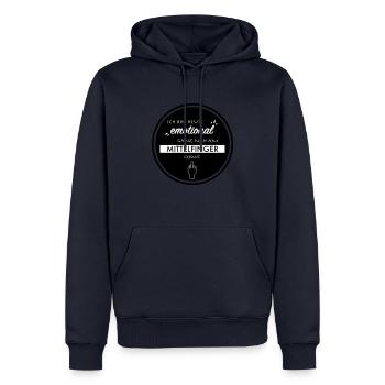 Nahe am Mittelfinger gebaut - Männer Premium Bio Hoodie - Navy - Vorne - Nico (187cm)