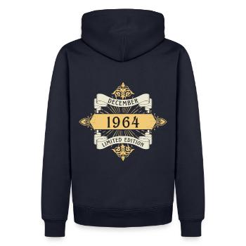 Décembre 1964 Anniversaire Édition Limitée - Sweat à capuche Premium bio Homme - bleu marine - Dos - Nico (187cm)