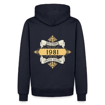 Décembre 1981 Anniversaire Édition Limitée - Sweat à capuche Premium bio Homme - bleu marine - Dos - Nico (187cm)