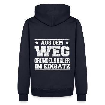 Grundelangler en cours d’utilisation Design - Sweat à capuche Premium bio Homme - bleu marine - Dos - Nico (187cm)