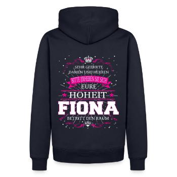 Eure Hoheit Fiona betritt den Raum - Männer Premium Bio Hoodie - Navy - Hinten - Nico (187cm)