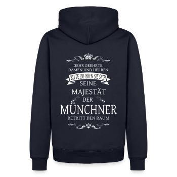 Seine Majestät der Münchner betritt den Raum - Männer Premium Bio Hoodie - Navy - Hinten - Nico (187cm)