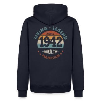 Legende seit 1942 Geboren 1942 Jubiläum 80 Jahre - Männer Premium Bio Hoodie - Navy - Hinten - Nico (187cm)