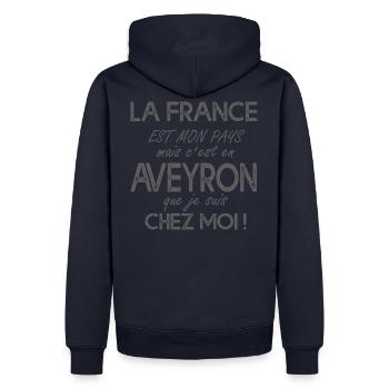 Aveyron c'est chez moi cadeau humour aveyronnais - Sweat à capuche Premium bio Homme - bleu marine - Dos - Nico (187cm)