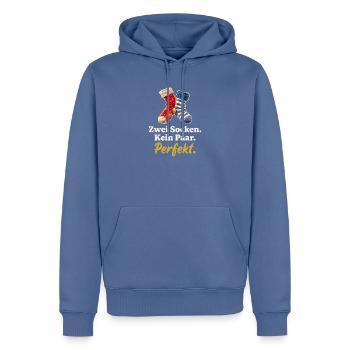 Zwei Socken. Kein Paar. Perfekt. - Männer Premium Bio Hoodie - Taubenblau - Vorne - Nico (187cm)