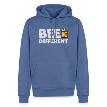 bee different Spruch Zitat - Männer Premium Bio Hoodie - Taubenblau - Vorne - Nico (187cm)