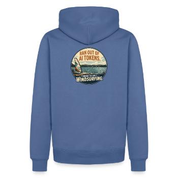 Windsurfen statt KI-Tokens - Männer Premium Bio Hoodie - Taubenblau - Hinten - Nico (187cm)