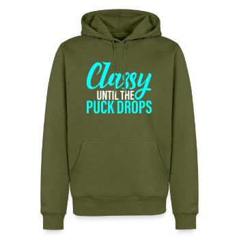 Classy Until The Puck Drops 4 - Männer Premium Bio Hoodie - Khaki - Vorne - Nico (187cm)