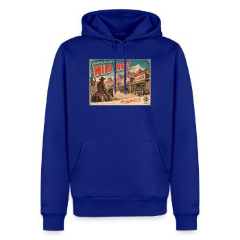 Grüße von der Wildwest-Retro-Postkarte - Männer Premium Bio Hoodie - Royalblau - Vorne - Nico (187cm)