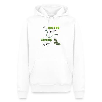 Doctor by day Zombie by night - Stethoskop - Männer Premium Bio Hoodie - Weiß - Vorne - Nico (187cm)