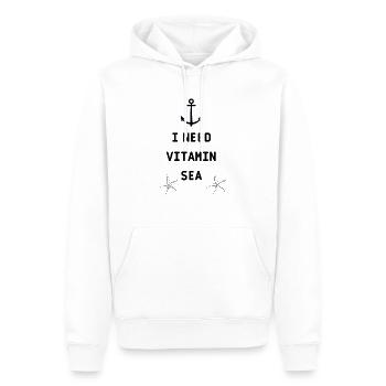 I NEED VITAMIN SEA , Meer , Urlaub - Männer Premium Bio Hoodie - Weiß - Vorne - Nico (187cm)
