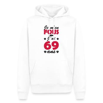 j ai 69 ans / cadeau anniversaire 69 ans - Sweat à capuche Premium bio Homme - blanc - Devant - Nico (187cm)