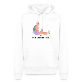 One day at time - Männer Premium Bio Hoodie - Weiß - Vorne - Nico (187cm)