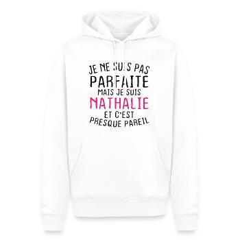 Pas parfaite mais je suis Nathalie - Sweat à capuche Premium bio Homme - blanc - Devant - Nico (187cm)