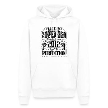 Novembre 2012. Cadeau d'Anniversaire novembre 2012 - Sweat à capuche Premium bio Homme - blanc - Devant - Nico (187cm)
