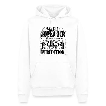 Novembre 2025. Cadeau d'Anniversaire novembre 2025 - Sweat à capuche Premium bio Homme - blanc - Devant - Nico (187cm)