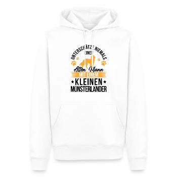 Alter Mann mit einem Kleiner Münsterländer - Männer Premium Bio Hoodie - Weiß - Vorne - Nico (187cm)