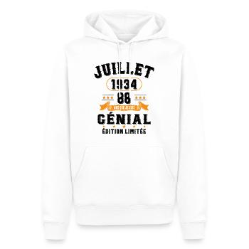 88 Ans Anniversaire Vintage Né(e) en Juillet 1934 - Sweat à capuche Premium bio Homme - blanc - Devant - Nico (187cm)