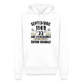 33 Ans Anniversaire Vintage Né(e) Septembre 1989 - Sweat à capuche Premium bio Homme - blanc - Devant - Nico (187cm)