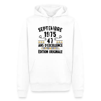 47 Ans Anniversaire Vintage Né(e) Septembre 1975 - Sweat à capuche Premium bio Homme - blanc - Devant - Nico (187cm)