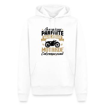 Je ne suis pas parfaite mais je suis motarde - Sweat à capuche Premium bio Homme - blanc - Devant - Nico (187cm)