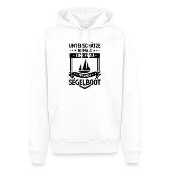 Unterschatz Niemals Einer Frau mit einem Segelboot - Männer Premium Bio Hoodie - Weiß - Vorne - Nico (187cm)