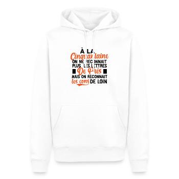t-shirt anniversaire 50 ans cadeau humour - Sweat à capuche Premium bio Homme - blanc - Devant - Nico (187cm)
