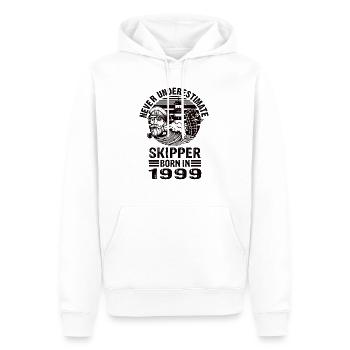 Never Underestimate Skipper born in 1999 - Männer Premium Bio Hoodie - Weiß - Vorne - Nico (187cm)