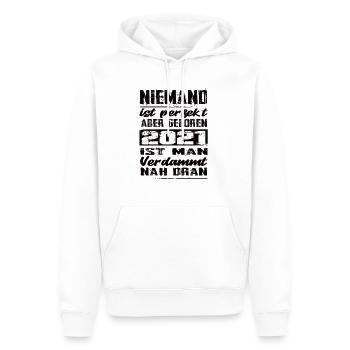 Niemand Is Perfekt Aber geboren 2021 Geburtstag - Männer Premium Bio Hoodie - Weiß - Vorne - Nico (187cm)