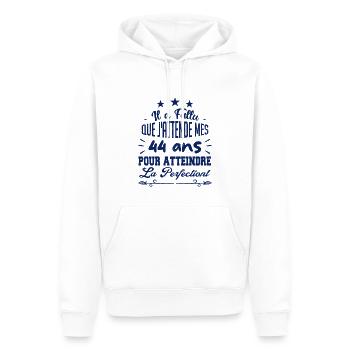 44 ans / perfection - Sweat à capuche Premium bio Homme - blanc - Devant - Nico (187cm)