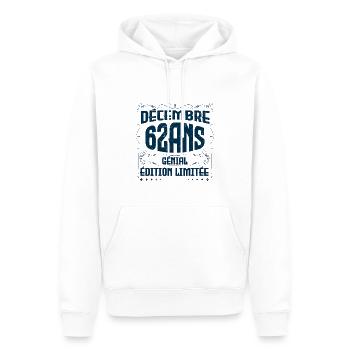 DÉCEMBRE 62 Ans | Édition limitée - Sweat à capuche Premium bio Homme - blanc - Devant - Nico (187cm)