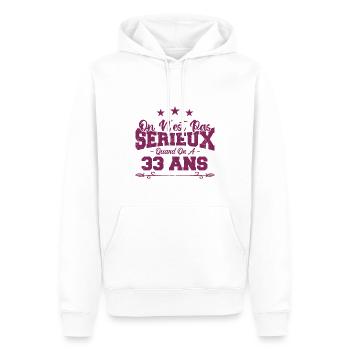 on n'est pas sérieux quand on a 33 ans - Sweat à capuche Premium bio Homme - blanc - Devant - Nico (187cm)