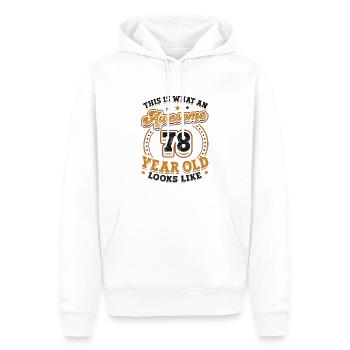 Voici à quoi ressemble un homme génial de 78 ans. - Sweat à capuche Premium bio Homme - blanc - Devant - Nico (187cm)