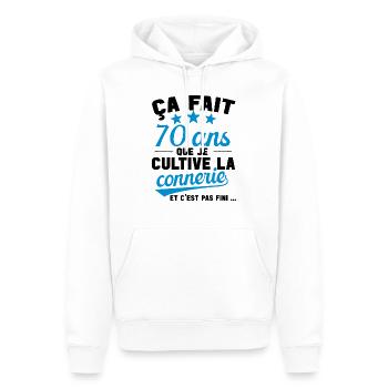 70 ans que je cultive la connerie anniversaire - Sweat à capuche Premium bio Homme - blanc - Devant - Nico (187cm)