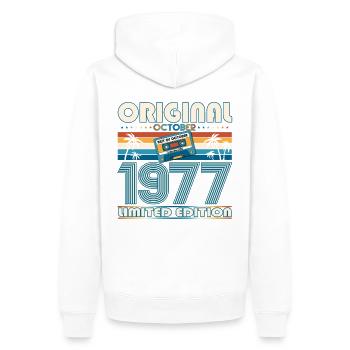 46. Geburtstag Retro Kassette Best of Oktober 1977 - Männer Premium Bio Hoodie - Weiß - Hinten - Nico (187cm)
