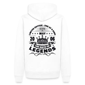 Anniversaire 2006 Mai 2006 Millésime 2006 Légende 06 - Sweat à capuche Premium bio Homme - blanc - Dos - Nico (187cm)
