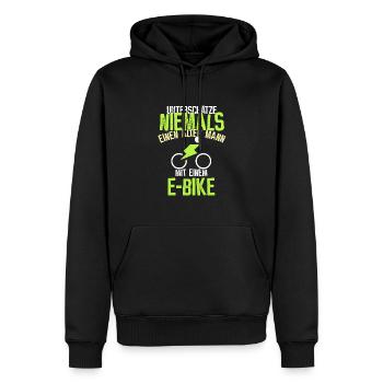 Alter Mann mit E-bike - Lustig für Rentner - Männer Premium Bio Hoodie - Schwarz - Vorne - Nico (187cm)