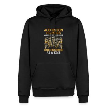 Akkordeonspieler, die jede Note zählen lassen, ein Sque - Männer Premium Bio Hoodie - Schwarz - Vorne - Nico (187cm)