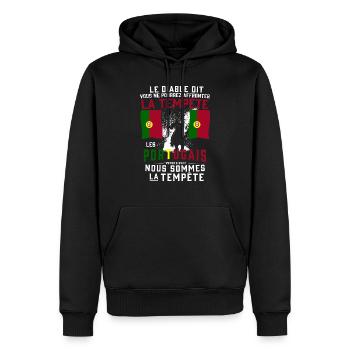 Tempête Portugais - Sweat à capuche Premium bio Homme - noir - Devant - Nico (187cm)