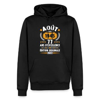 Cadeau D'anniversaire Rétro 77 Ans Août 1945 - Sweat à capuche Premium bio Homme - noir - Devant - Nico (187cm)