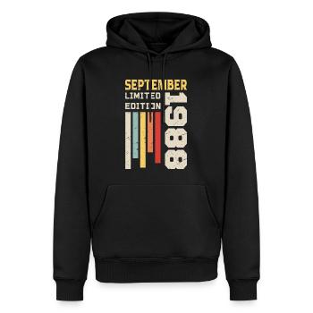Septembre 1988 Cadeau anniversaire Septembre 1988 - Sweat à capuche Premium bio Homme - noir - Devant - Nico (187cm)