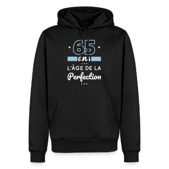 Anniversaire 65 ans - 65 ans âge de la perfection - Sweat à capuche Premium bio Homme - noir - Devant - Nico (187cm)