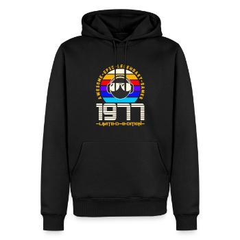 1977 - Männer Premium Bio Hoodie - Schwarz - Vorne - Nico (187cm)