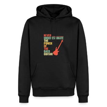 NEVER UNDERESTIMATE THE POWER OF THE bass guitar - Männer Premium Bio Hoodie - Schwarz - Vorne - Nico (187cm)