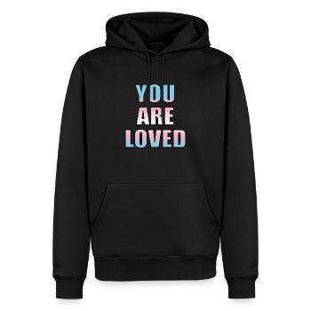 Trans-Jugendliche werden geliebt - Männer Premium Bio Hoodie - Schwarz - Vorne - Nico (187cm)