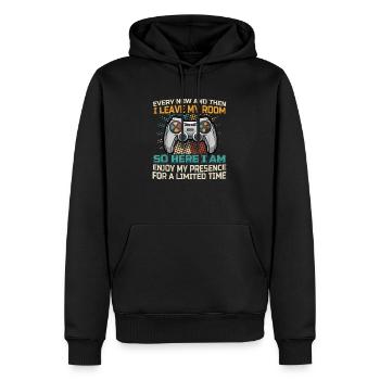Ab und zu verlasse ich mein Zimmer - Männer Premium Bio Hoodie - Schwarz - Vorne - Nico (187cm)